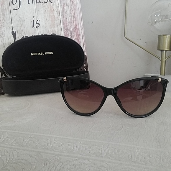 MICHAEL Michael Kors Accessories - 💥SALE💥 MICHAEL Michael Kors Sunglasses